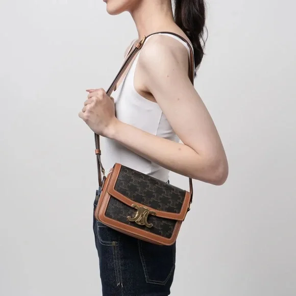 BRAND NEW! Celine TEEN TRIOMPHE BAG IN TRIOMPHE CANVAS AND CALFSKIN - Picture 5 of 16